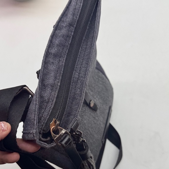 Sherpani Gray Crossbody Bag - Picture 6 of 10